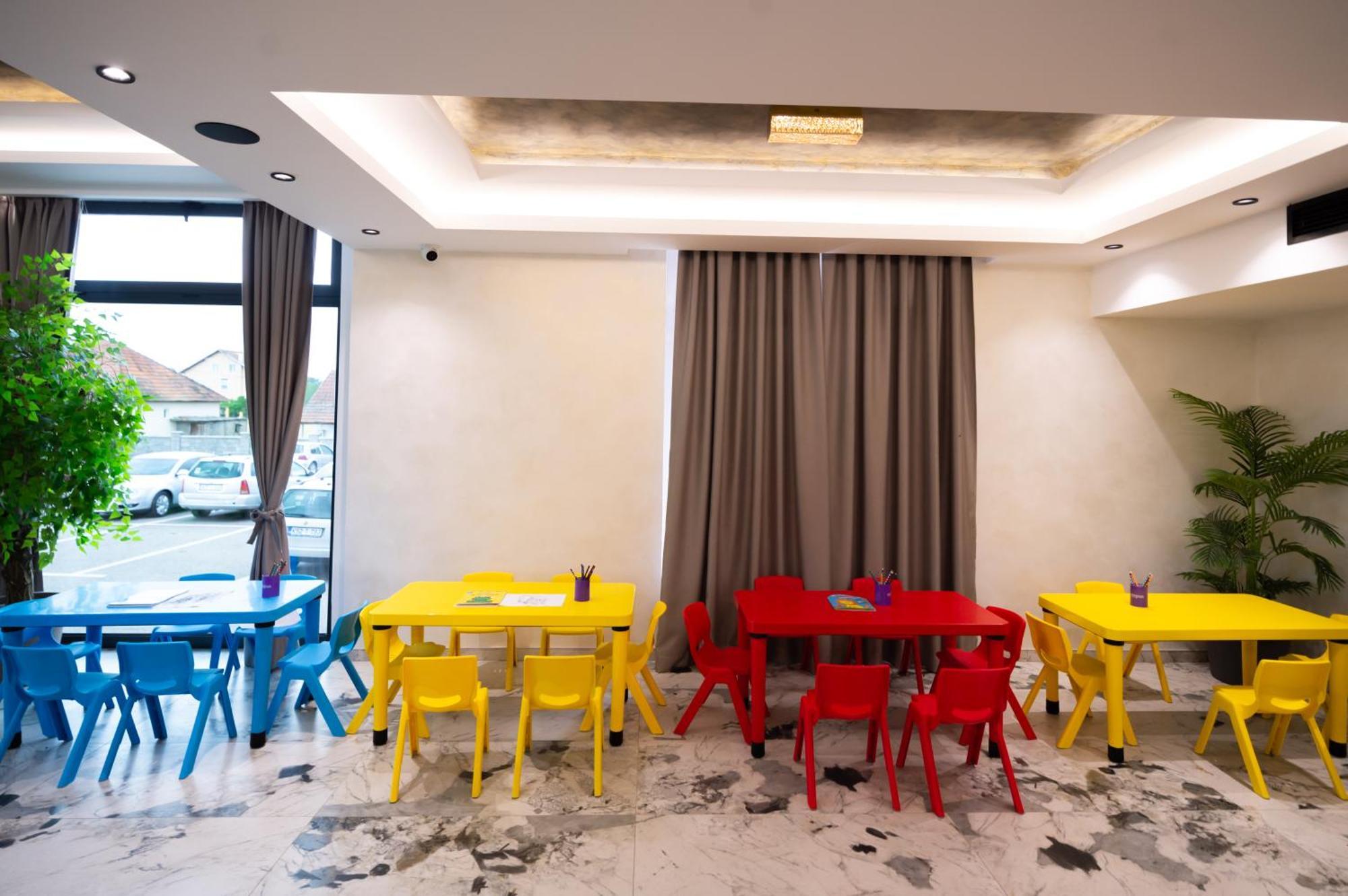 Hotel Nest Bijeljina Exterior foto